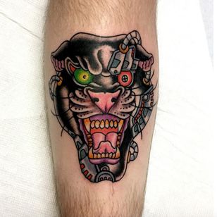 ¡Cyber-pantera!  (A través de IG - mikeattack_tattoo)
