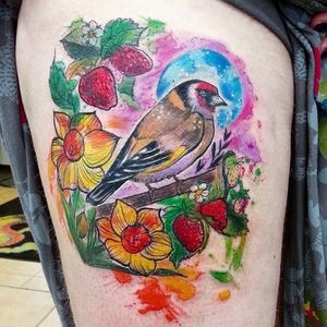 Beautiful goldfinch by Joanne Baker (via IG -- milky_tattoodles) #JoanneBaker #bird #birdtattoo #goldfinch #goldfinchtattoo