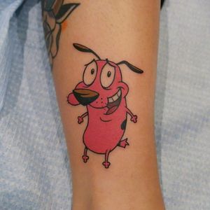 Courage the Cowardly Dog tattoo by Pat Crump #PatCrump #colortattoo #cartoontattoo #newtraditionaltattoo #couragethecowardlydogtattoo #tvtattoo #dogtattoo #tattoooftheday 