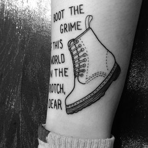 Doc Martens tattoo, photo: Instagram #EmilyAliceJohnston #blackwork #linework #script #docmartens
