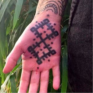 Beautiful palm blackwork tattoo done by Brody Polinsky. #BrodyPolinsky #UNIV_ERSE #blacktattoos #patterntattoo #blackwork