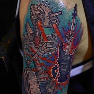 Johnny 5 shreds by London Reese (via IG -- londonreese) #londonreese #johnny5 #johnnyfive #johnny5tattoo #shortcircuit #shortcircuittattoo