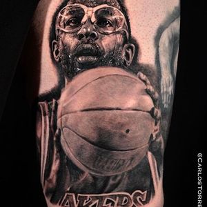 Awesome Kareem Abdul-Jabbar tattoo #carlostorres #blackandgrey #lakers #jabbar