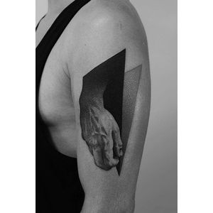 Pointillism tattoo by Pawel Indulski. #PawelIndulski #pointillism #dotwork #geometric #negativespace #hand