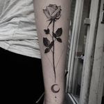 Rose tattoo by Arthur Perfetto. #ArthurPerfetto #blackwork #dotwork #pointillism #rose #gorgeous #flower #floral