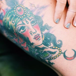 Neo traditional lady tattoo by Kasper Libvarth #lady #neotraditional #portrait #woman #gypsy #gypsywoman #streetstyle #TattooStreetStyle