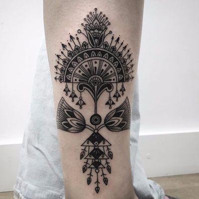 Lotus motif by Xapiripa #Xapiripa #blackwork #linework #dotwork #ornamental #pattern #dessign #lotus #fan #floral #jewelry #tattoooftheday