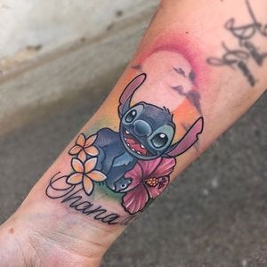 Stitch tattoo by Michela Bottin. #MichelaBottin #stitch #liloandstitch #disney #ohana #hawaiian #stitchtattoo #stitch
