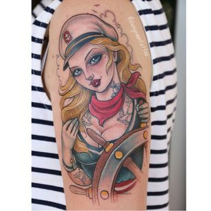 Capitán pin-up tatuaje por Dani Green #DaniGreen #newschool #pinupgirl #captain #sailor