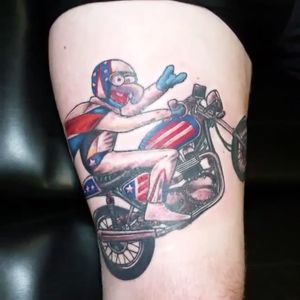 Gonzo dressed up as Evel Knievel by Aaron Harding (IG—aaroncheat). #AaronHarding #EvelKnievel #Gonzo