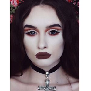 Goth Inspired by Rachel Georgina (via IG-rachelgeorgina) #MUA #makeupartist #goth #grunge #lipstick #eyeshadow #rachelgeorgina