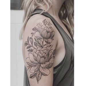 Flowers tattoo by Tritoan Ly #TritoanLy #nature #flowers #flower