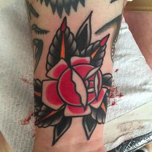 Bold and solid rose tattoo done by Jelle Soos. #JelleSoos #traditionalrose #SwanseaTattooCo #traditional #bold #rose