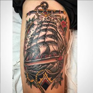 A kickass tattoo of a clipper bordered by an anchor via Chuck Donoghue (IG—chuckdtattoos). #anchor #clipper #ChuckDonoghue #GreenpointTattooCo #NYCtattooshops #traditional