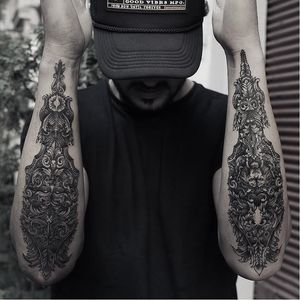 Intricate tattoos by Robert A. Borbas #RobertABorbas #blackwork #blckwrk #macabre