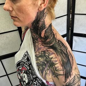 Insanely strong blackwork in this neck piece Tattoo by Bernd Muss #BerndMuss #watercolor #freestyle #illustration #bird #blackwork