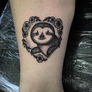 Sloth Tattoo by Sarah Whitehouse #sloth #slothtattoo #dotworkanimal #dotwork #dotworktattoo #animal #SarahWhitehouse