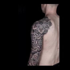 Tattoo uploaded by dpreston2017 • Sleeve Detail by Thomas Hooper (Via IG -  thomas_hooper) #mandala #sacredgeometry #sleevetattoo • Tattoodo