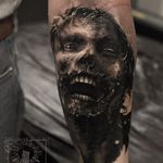 Zombie tattoo by Neon Judas #NeonJudas #DavidRinklin #blackandgrey #realistic #realism #macabre #horror #zombie