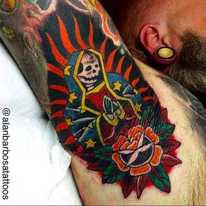 Armpit full of ink by Alan Barbbosa (via IG --  alanbarbosatattoos) #alanbarbosa #skeleton #armpit #armpittattoo