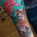 Tiger Flower by Olivia Chell #OliviaChell #color #tiger #flower #japanese #neotraditional #mashup #tattoooftheday