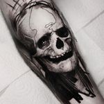 Skull tattoo by Kurt Staudinger #KurtStaudinger #skulltattoos #blackandgrey #realistic #realism #skull #death #linework #abstract #bones #teeth #ghoul #darkart #tattoooftheday