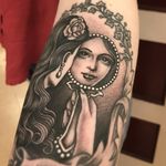 Tattoo by Tim Hendricks #TimHendricks #selftaughttattooartists #blackandgrey #portrait #mirror #reflection #lady #ladyhead #pearls #rose #beauty