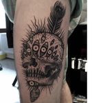 Bizarre skull tattoo by Jereminsky #Jereminsky #blackwork #monochrome #monochromatic #blackandgrey #skull #arrow #dotwork