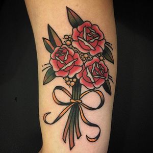 Bouquet tattoo by Holly Susuki. #bouquet #flower #rose #hollysusuki