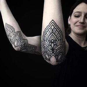 Sacred geometric tattoo by Charly Saconi. #CharlySaconi #sacredgeometry #blackwork