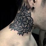 Black mandala tattoo by Mico @Micotattoo #Micotattoo #Mico #mandala #flower #dotwork #blackwork #blckwrk #dotshade #dotshading