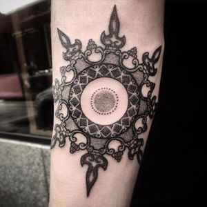 Impresive pointilism technique in this tattoo. Photo from Matina Marinou on Instagram #MatinaMarinou #blackworker #pointillism #dotwork #blackandgrey #woodcut #etching #engraving