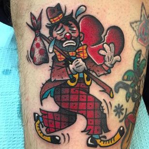 Tatuaje de payaso hobo con el corazón roto por Pancho #PanchosPlacas #Oldschool #Traditional #Klovntattoo #hoboclown #klov