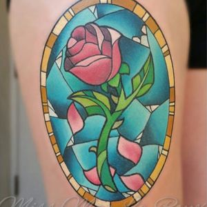 A stained glass Enchanted Rose from Beauty and the Beast by Mae La Roux (IG—missmaelaroux). #BeautyandtheBeast #Disney #MaeLaRoux #stainedglass #TheEnchantedRose