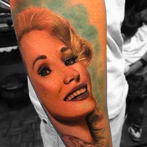 Colored portrait tattoo done by Emersson Pabon. #emerssonpabon #colorportrait #blondie