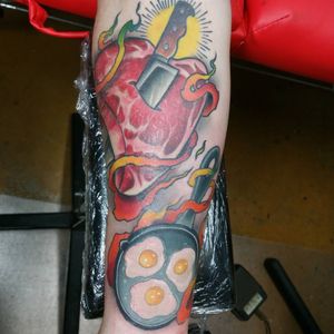 A little steak love and eggs by Jonathan Fowler (IG—fowlertattoos). #eggs #JonathanFowler #steak #traditional