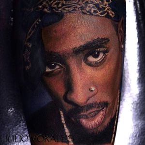 Tupac Shakur tattoo by Julio Morales. #2pac #TupacShakur #rapper #portrait #colorrealism #JulioMorales