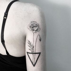 Geometric flower tattoo by Julia Shpadyreva. #JuliaShpadyreva #blackwork #fineline #geometric #flower #floral