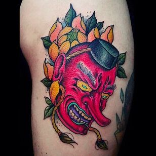 Mascarilla de tengu puro y sólido de Jan Fresco.  # toxic_JanFresco # goodhand tattoo #neotraditional #color tattoo #lotus #tengu