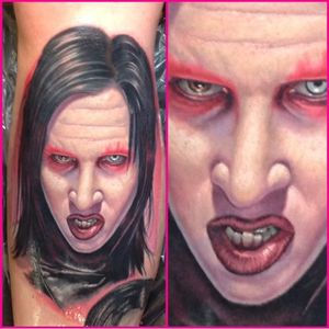An amazing depiction of Marilyn Manson by Steve Wimmer (IG—stevewimmer). #celebrities #MarilynManson #musicians #portraiture #realism #SteveWimmer