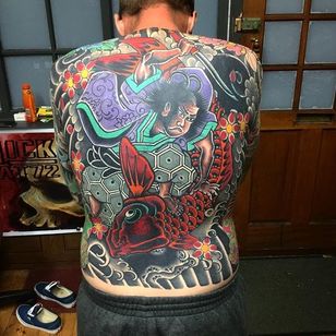 Tatuaje japonés en la espalda por Daryl Williams #traditional #traditionaltattoos #americantraditional #oldschool #traditionalartist #DarylWilliams