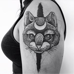 Cat tattoo by Arnaud Point Noir #ArnaudPointNoir #blackwork #sketch #illustrative #dotwork #cat
