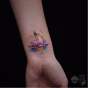 Cute boat tattoo by Alberto Cuerva #AlbertoCuerva #graphic #watercolor #boat