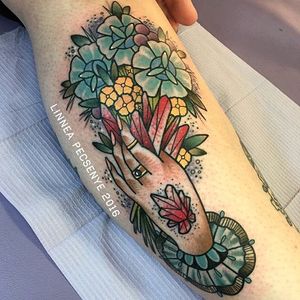 Bouquet tattoo by Linnea Pecsenye. #LinneaPecsenye #bouquet #flower