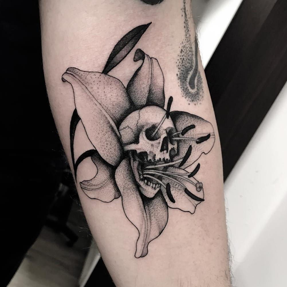 lily flowers tattoos