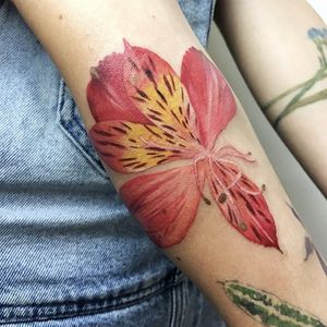 Flower by Rit Kit #RitKit #botanical #color #flower #realism #tattoooftheday