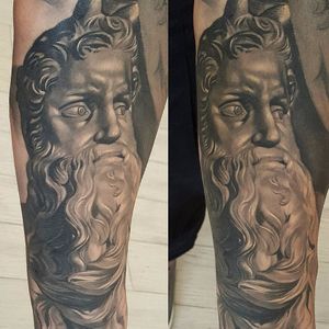 Moses Watching by Gabriele Pais #GabrielePais #realism #realistic #sculpture #blackandgrey #statue #moses #portrait #fineart #tattoooftheday