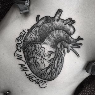 Tatuaje de corazón por Terry James
