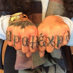 'WPAH EXPL' Lettering Tattoo by Niorkz Meniconi #Lettering #KnuckleTattoos #LetteringKnuckleTattoos #ScriptTattoos #Script #FingerTattoos #NiorkzMeniconi