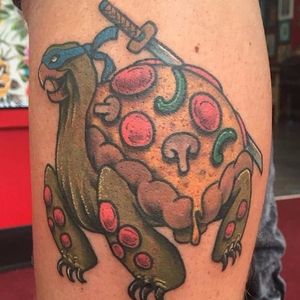 Tattoo uploaded by Luiza Siqueira • Por Steven Compton #StevenComptom  #gringo #newschool #colorida #colorful #nerd #geek #Krang #tartarugasNinja  #TeenageMutantNinjaTurtles #et #alien #badguy #vilao #desenho #animação # movie #filme #comics • Tattoodo